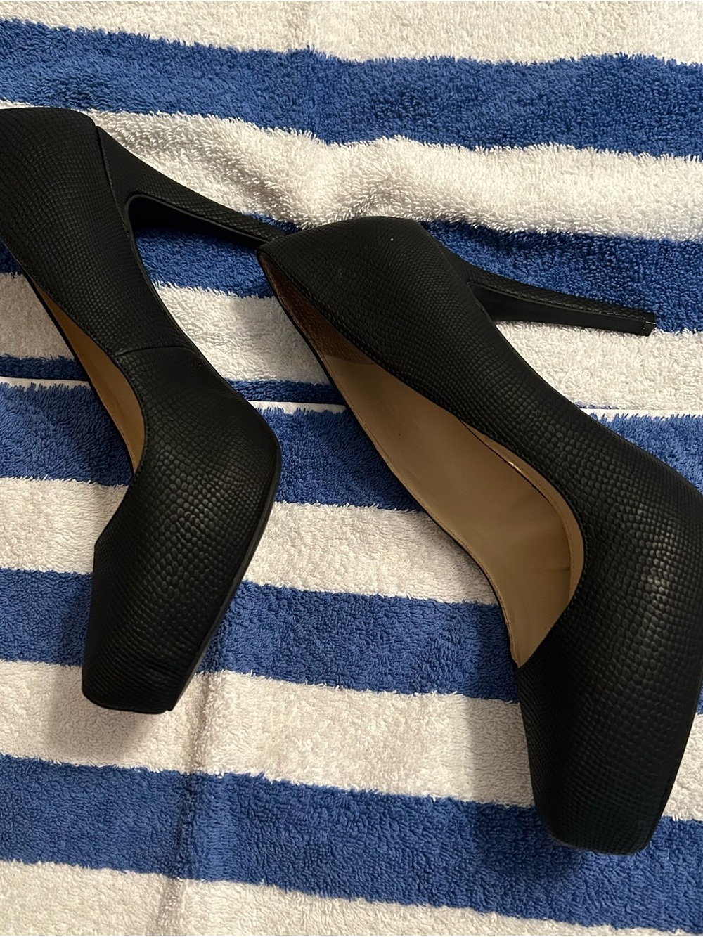 Jessica Simpson Black Textured Stiletto Pumps - Picture 3 of 8
